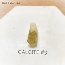 Load image into Gallery viewer, Calcite Crystal Needleminder