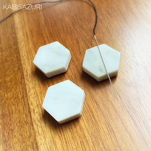 Load image into Gallery viewer, Carrara Marble Needleminder Set